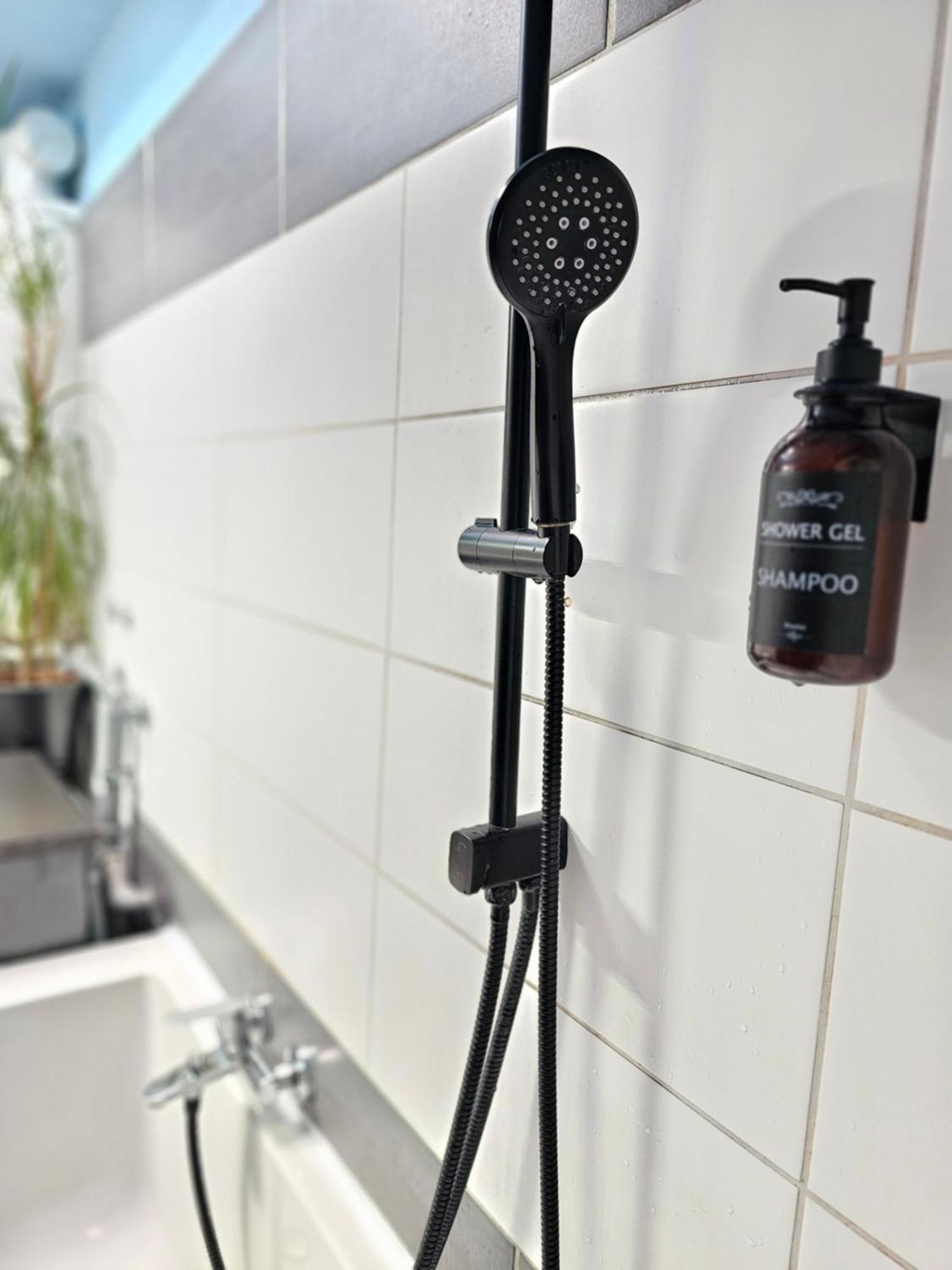Privatunterkunft Doppelzimmer 2 I Geteiltes Bad & Kueche I Mit Dem Nur 4 Min Bis Zum Hauptbahnhof Freiburg im Breisgau